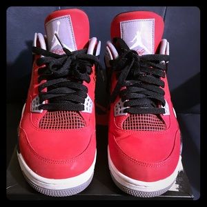 Air Jordan Retro 4 Toro Bravo